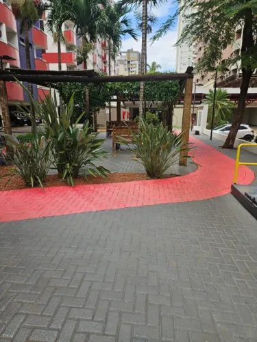 Kitnet em frente ao Cesumar, mobiliada com ar condicionado, condominio Cidade Universitari
