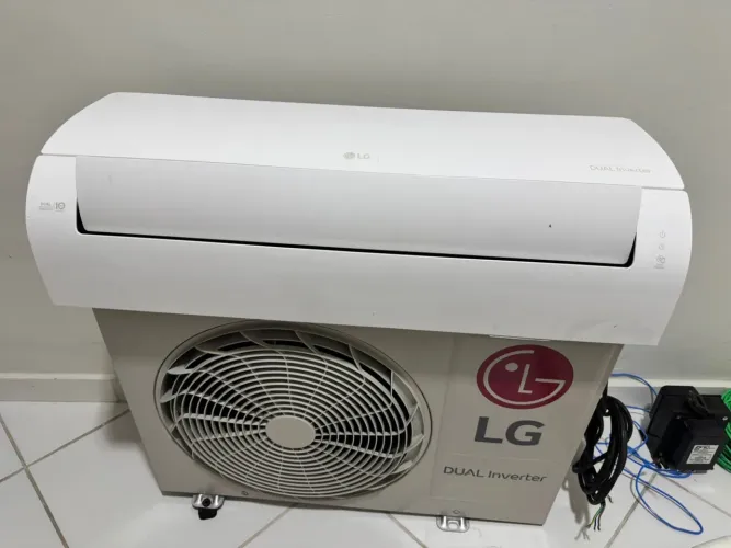 Ar-Condicionado LG Dual Inverter 9.000 BTUs - Excelente Estado