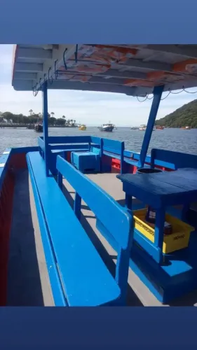 Barco a venda 13 metros comprimento por 4 de largura motor Mercedes 6 cilindros rev/zf3/1