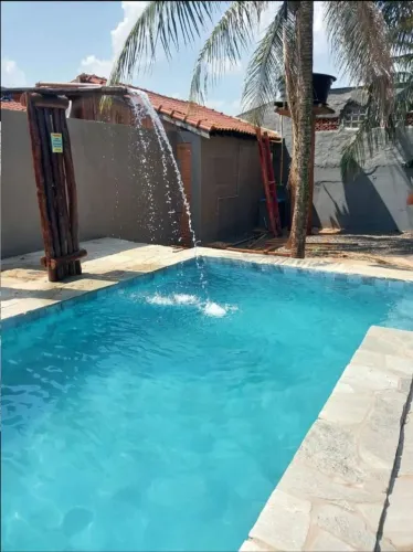 ESPAÇO DE FESTAS COM PISCINA