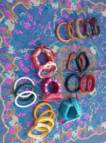  Pulseiras coloridas 