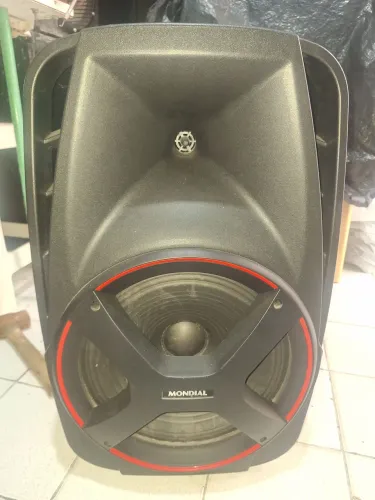 Caixa Amplificada Mondial 550w  Usada