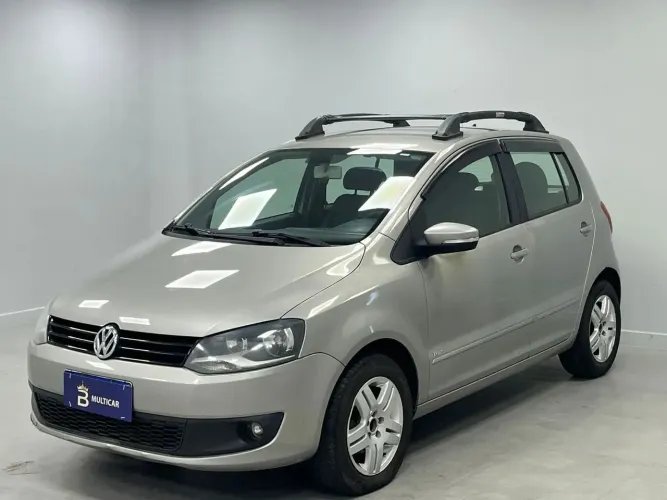 Volkswagen Fox 1.0 MI Total Flex 8V 5P 2014