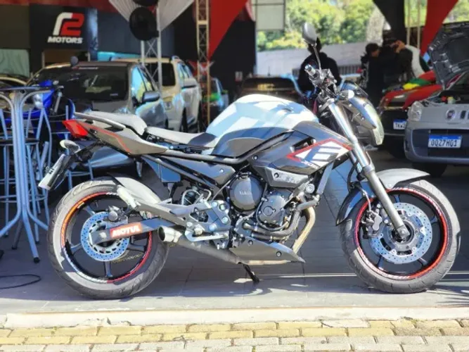XJ6 N Abs 2015, muito bem cuidada e revisa, vale a pena conferir ! Aceito troca