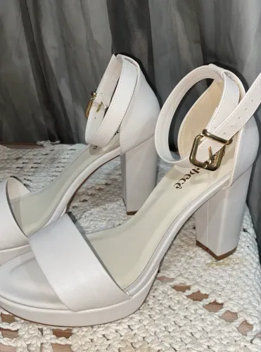 Salto Meia Pata Off White - Usado