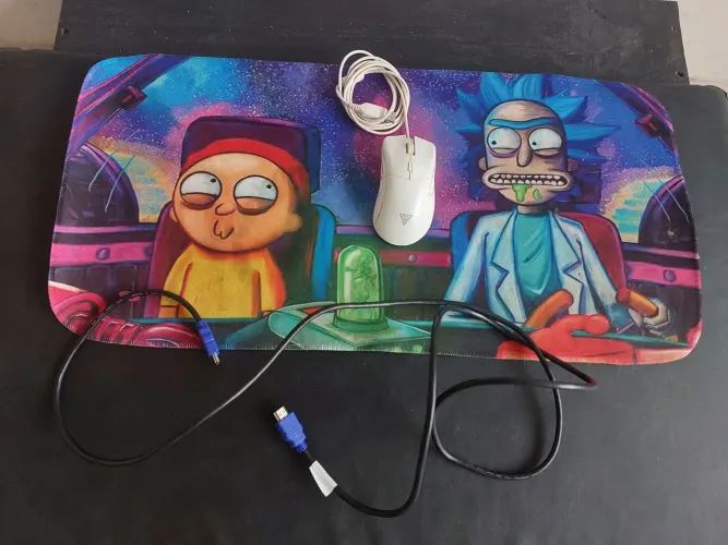 Mouse, HDMI e Mousepad personalizado