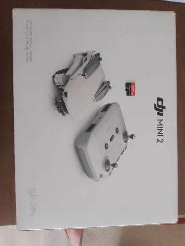 vendo acessórios de drone, chip de memória e embalagem