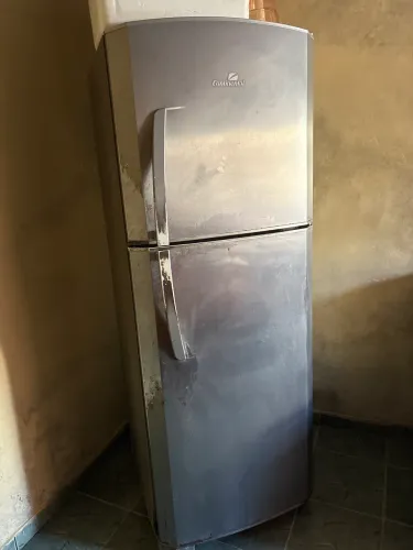 Geladeira com defeito