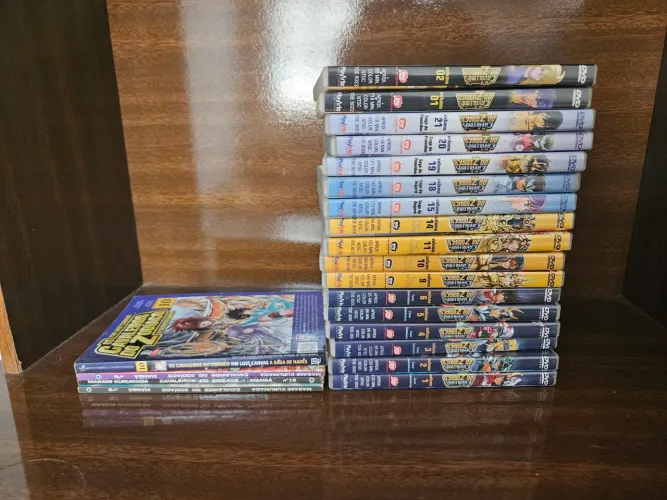 Cavaleiros do zodiaco - DVDs e mangás