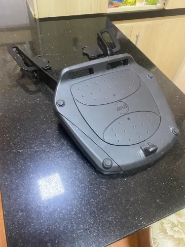 Baú é suporte de baú para cb 300