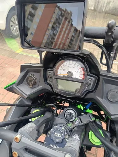 Vendo Kawasaki Versys 650 2021 completa