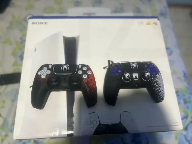 Vendo ps5 1tb com dois controles está perfeito so pegar e ser feliz