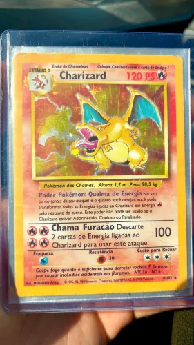 Carta Charizard 4/102 (carta de 1999)