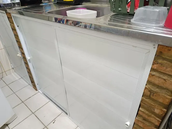 Portas e vidros para gabinete de pia,vendo pia tbm