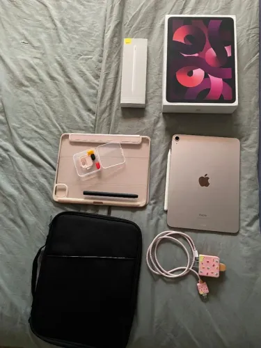 iPad Air 5ª Gen (M1) Rosa 64GB + Caneta Baseus + Kit Completo + NF