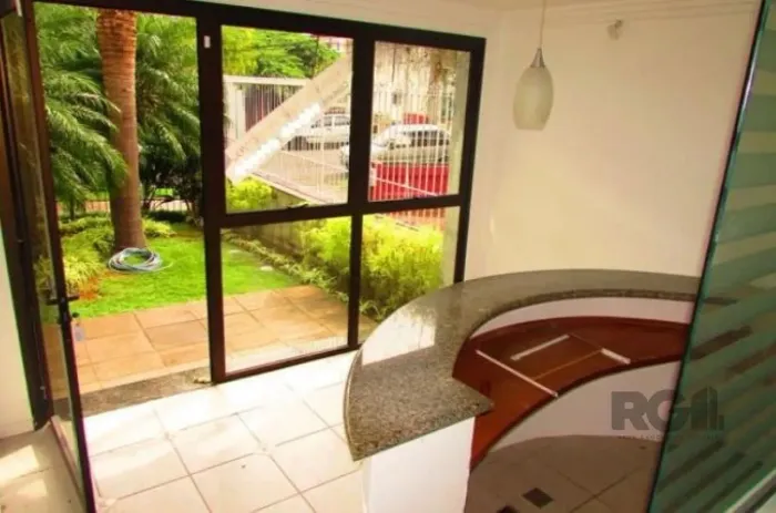 Ponto Comercial/Loja para Aluguel no Bairro Petrópolis com 90m² de Área Útil