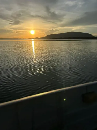 Vende-se casa na beira do Lago Serra da Mesa