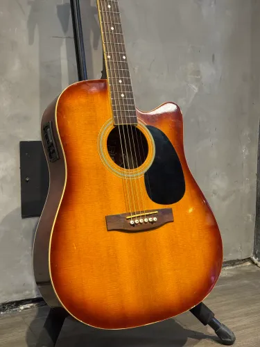 Violão acústico