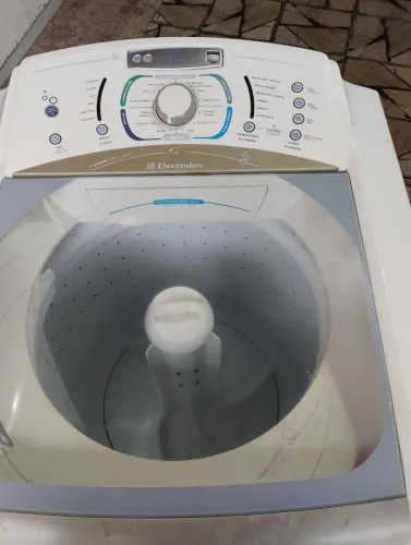 máquina Eletrolux 15kg