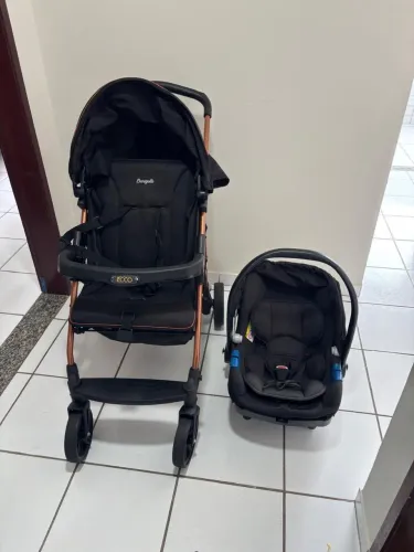 Carrinho + bebê conforto Burigotto