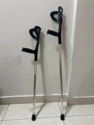 Aluguel de par de muletas 