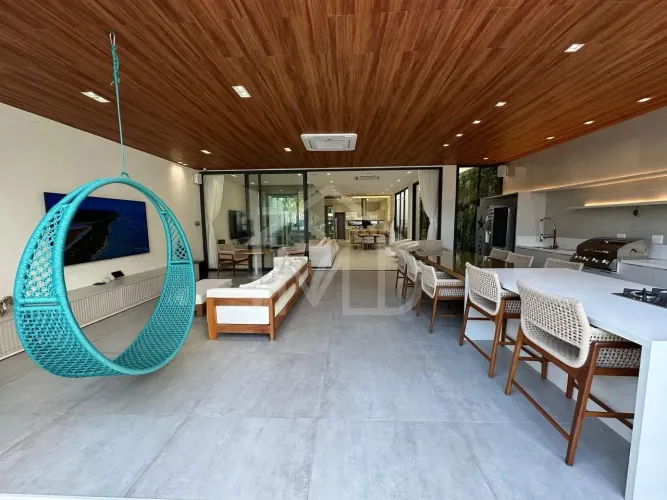 Linda casa no inicio do Recreio, mobiliada, piscina, 600m