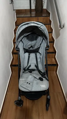 Carinho de Bebê Dobrável 