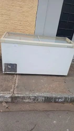 Vende se freezer com garantia de três meses aceito cartão 