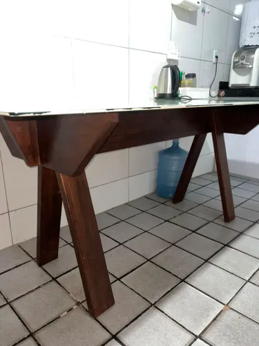 Mesa de vidro temperado com película.<br>Mesa de virado temperado, com película.