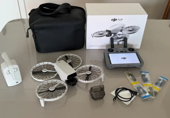 DJI Flip Fly More Combo + Controle RC2 com Tela