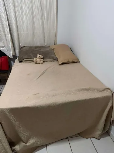 Cama box ( seminova) 3 meses de uso.