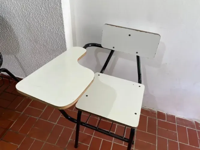 Carteiras Escolares (diferentes modelos)