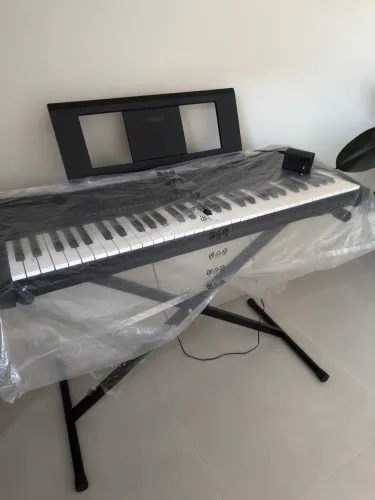 Teclado Yamaha Psr-e283 Estudo Preto 392 Vozes C/ Modo Quis
