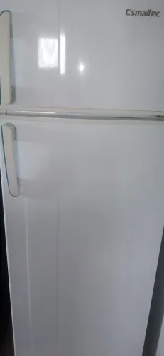 Geladeira esmaltec RCD37
