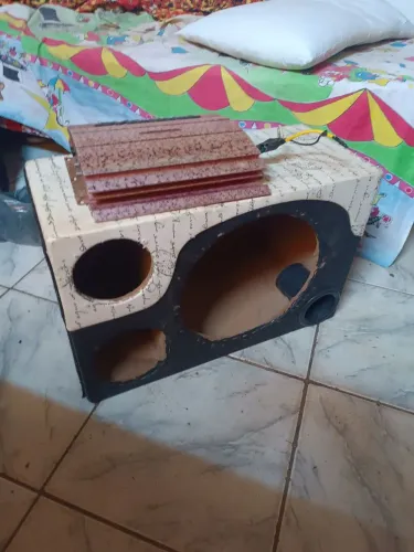 VENDO OU TROCO CIXOTE DE SOM,*ATENÇÃO* preço a negociar!! interessado? chama PV !!