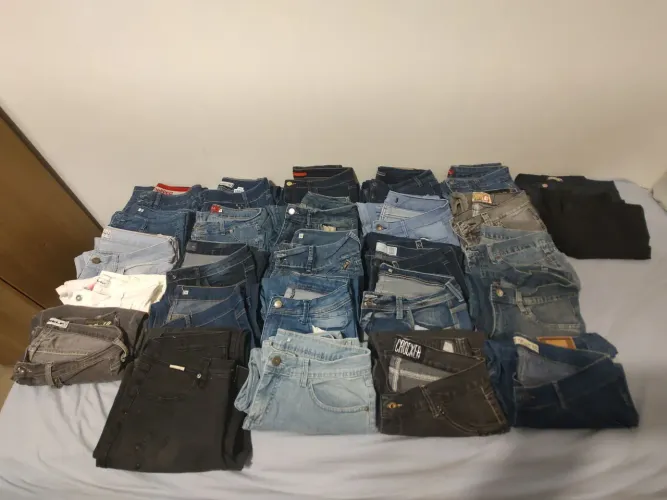 Lote calças e bermudas jeans