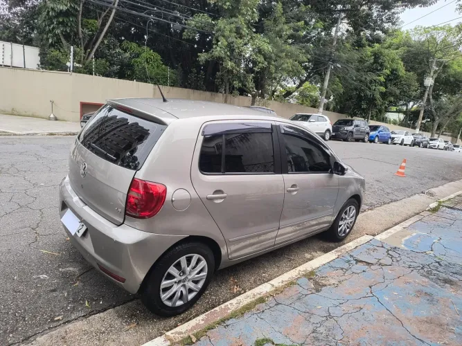 Volkswagen Fox 1.6 MI Total Flex 8V 5P 2013