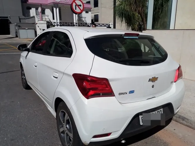 Chevrolet Onix Hatch LTZ 1.4 8V Flex Aut. 4P 2018
