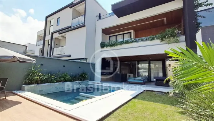 Casa a venda Porteira Fechada Barra da Tijuca Condomínio Sagrada Família II