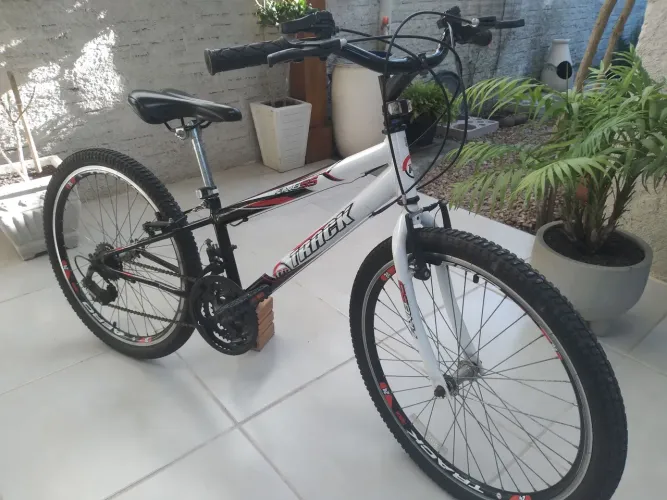 Bicicleta Track Aro 24, Semi-Nova em excelente estado!