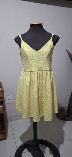 Vestido amarelo clockhouse