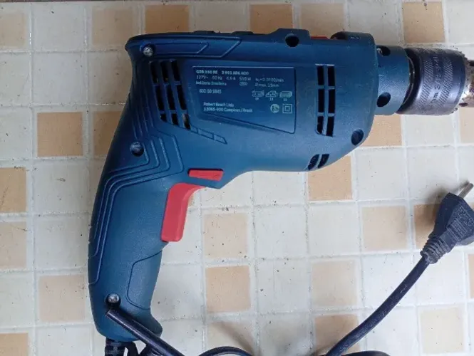 Furadeira bosch original pouco uso 