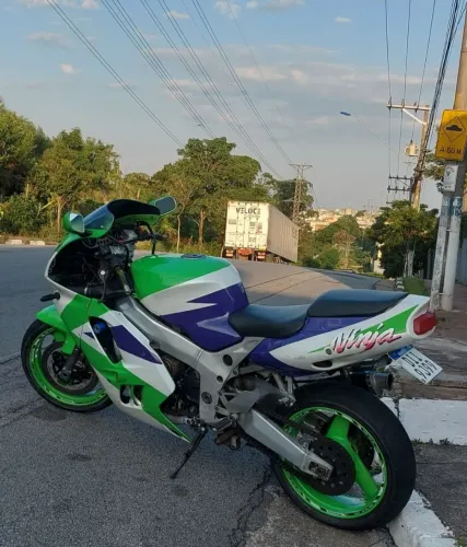 Kawasaki ninja zx9r 1996