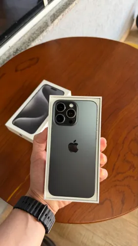 iPhone 15 Pro Max 256GB Black titanium, Seminovo 84%, Garantia