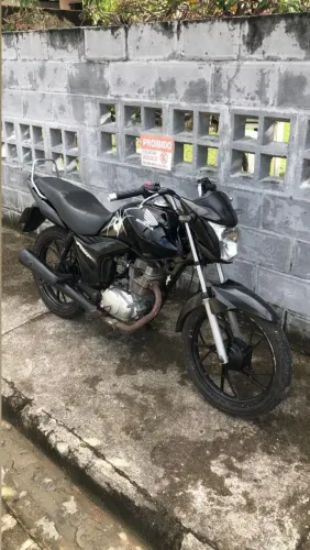 Fan 125 Es, montadinha e farda