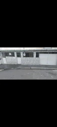 Vendo casa e KitNets 