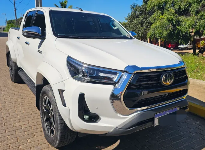 Toyota Hilux CD SRX Plus 4X4 2.8 TDI Die. Aut. 2025