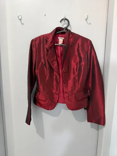 Vendo roupa usada