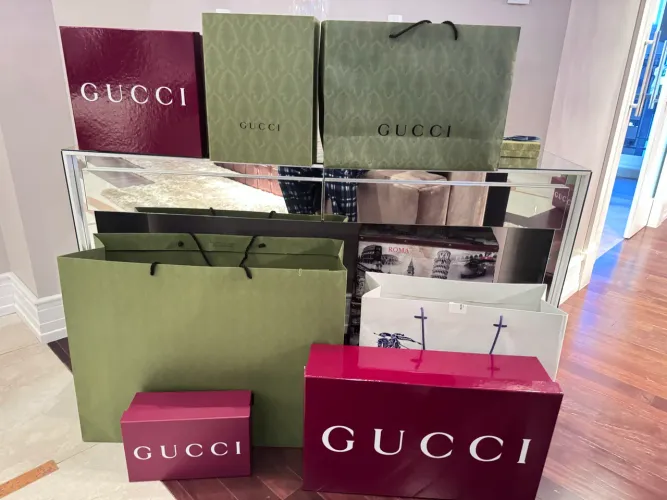 Embalagens marcas famosas diversas Gucci LV Prada fendi tiffany bottega saint lourent 
