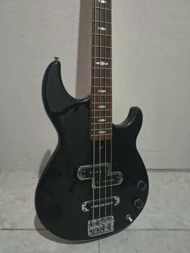 BAIXO YAMAHA BB414